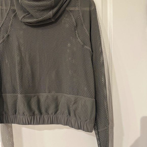 LuluLemon Relaxed Fit Mesh Jacket - Picture 6 of 7